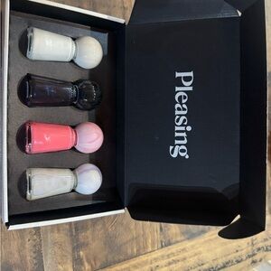 Pleasing Nail Polish Set - Black, Pink, White